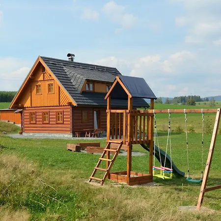 Roubena Chalupa V Podkrkonosi Domek alpejski *